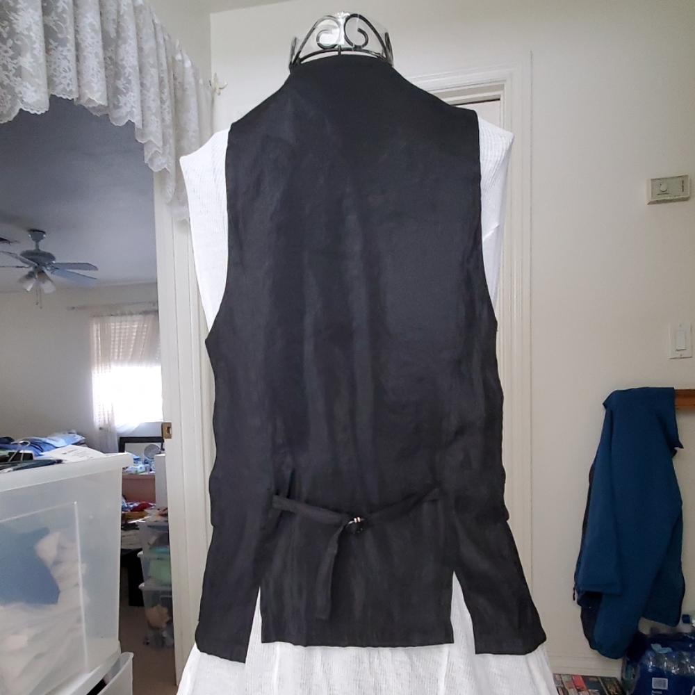 Beautiful Black Vest - Picture 8 of 8